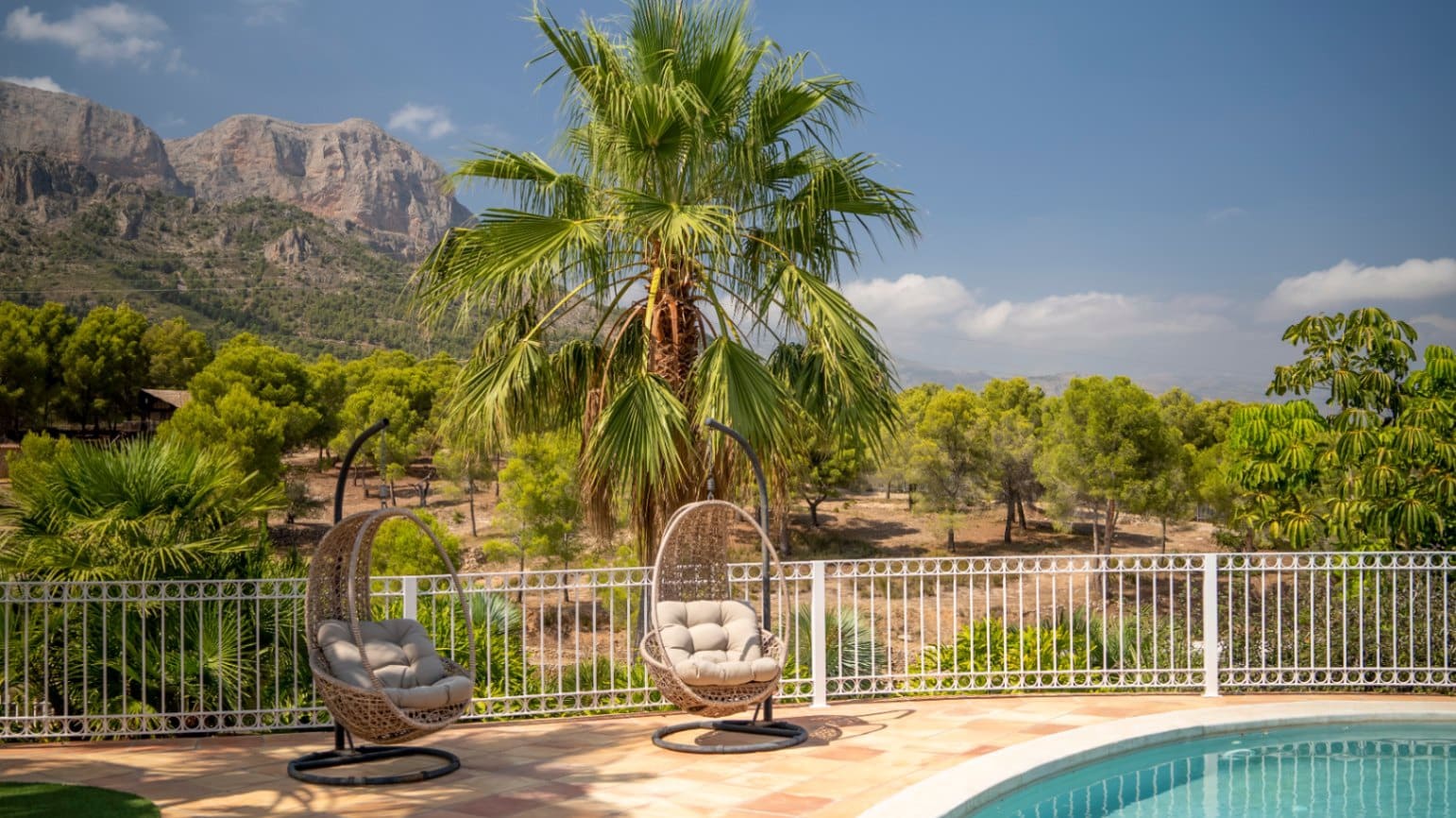 7 makuuhuone Huvila myytävänä paikassa La Nucia mukana uima-altaan 
autotalli - 5 600 000 € (Ref: 9328482)