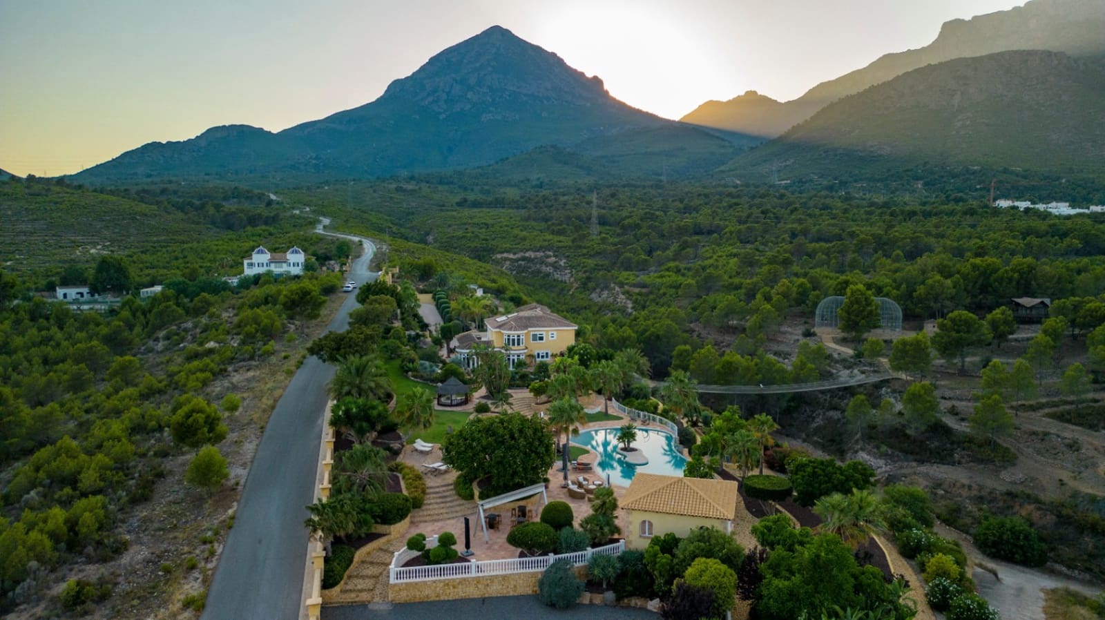 7 makuuhuone Huvila myytävänä paikassa La Nucia mukana uima-altaan 
autotalli - 5 600 000 € (Ref: 9328482)