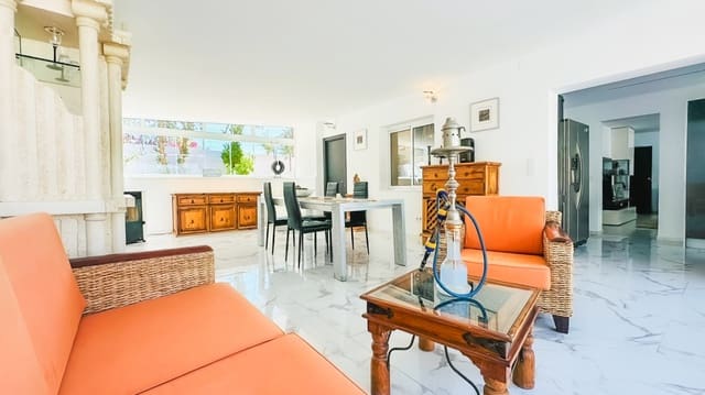 3 chambre Villa/Maison à vendre à La Nucia avec piscine garage - 495 000 € (Ref: 9328484)
