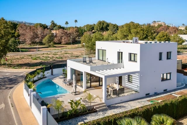 4 Zimmer Villa zu verkaufen in La Nucia mit Pool Garage - 1.175.000 € (Ref: 9328485)