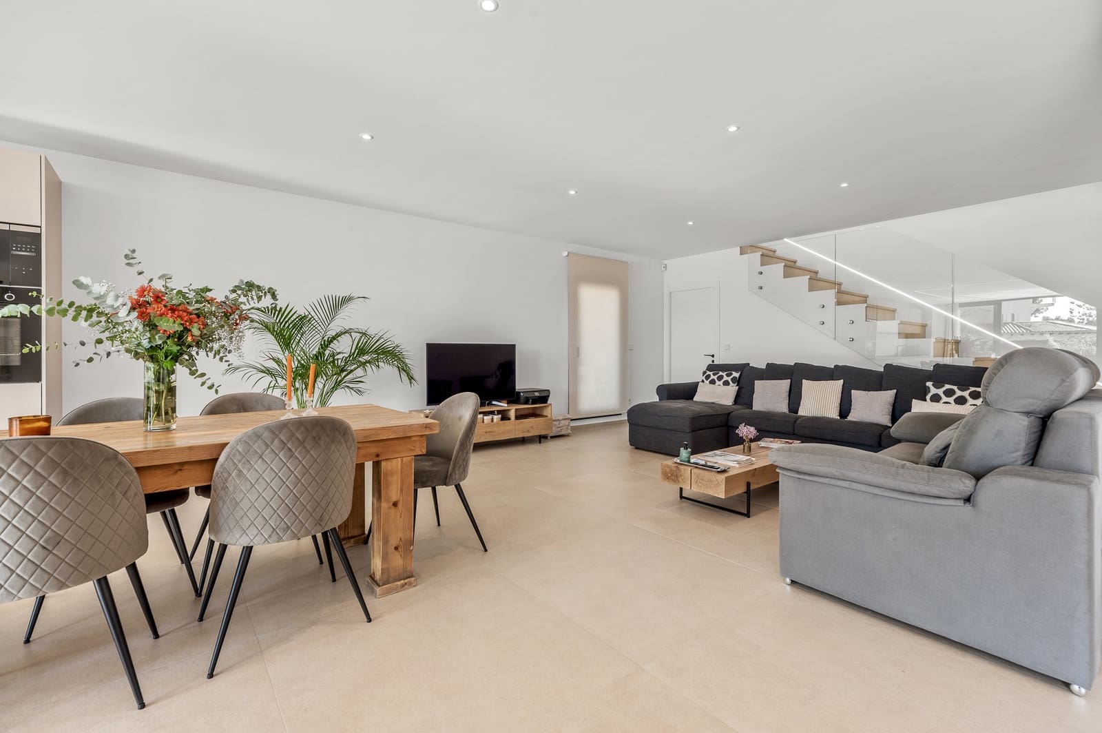 4 makuuhuone Huvila myytävänä paikassa La Nucia mukana uima-altaan 
autotalli - 1 175 000 € (Ref: 9328485)