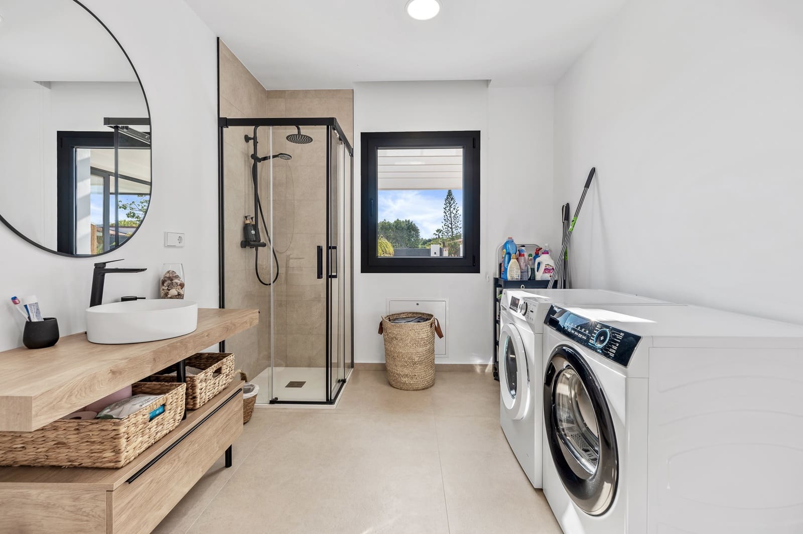 4 makuuhuone Huvila myytävänä paikassa La Nucia mukana uima-altaan 
autotalli - 1 175 000 € (Ref: 9328485)