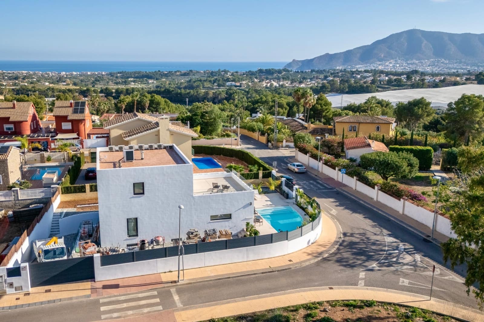 4 makuuhuone Huvila myytävänä paikassa La Nucia mukana uima-altaan 
autotalli - 1 175 000 € (Ref: 9328485)