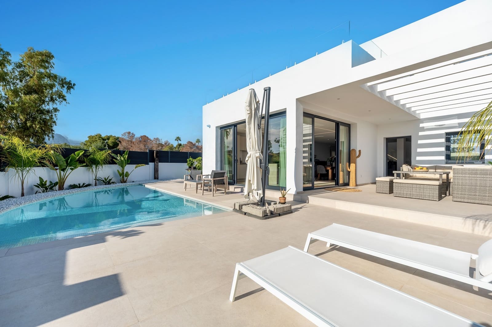 4 makuuhuone Huvila myytävänä paikassa La Nucia mukana uima-altaan 
autotalli - 1 175 000 € (Ref: 9328485)