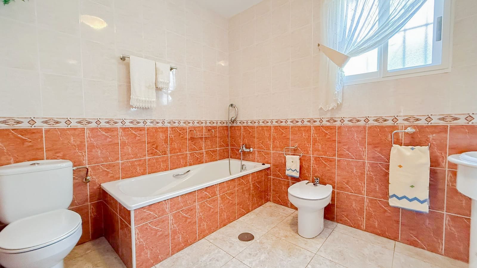 3 Zimmer Villa zu verkaufen in La Nucia mit Pool Garage - 530.000 € (Ref: 9328486)