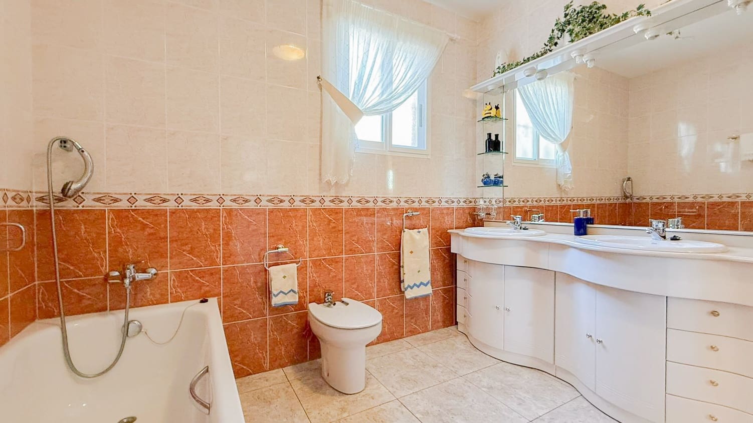 3 Zimmer Villa zu verkaufen in La Nucia mit Pool Garage - 530.000 € (Ref: 9328486)