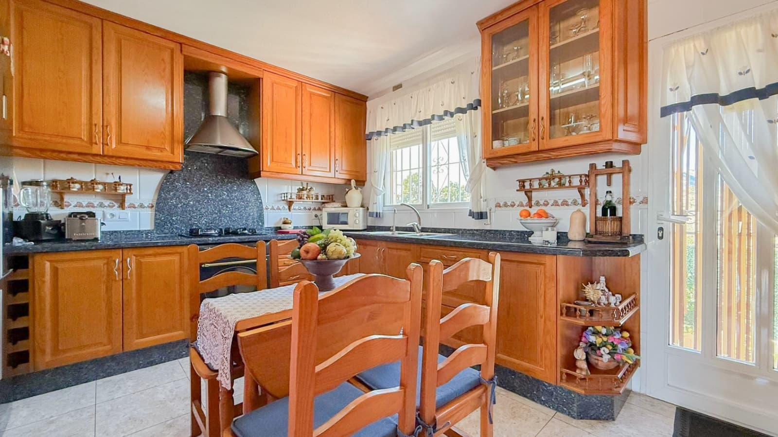 3 Zimmer Villa zu verkaufen in La Nucia mit Pool Garage - 530.000 € (Ref: 9328486)