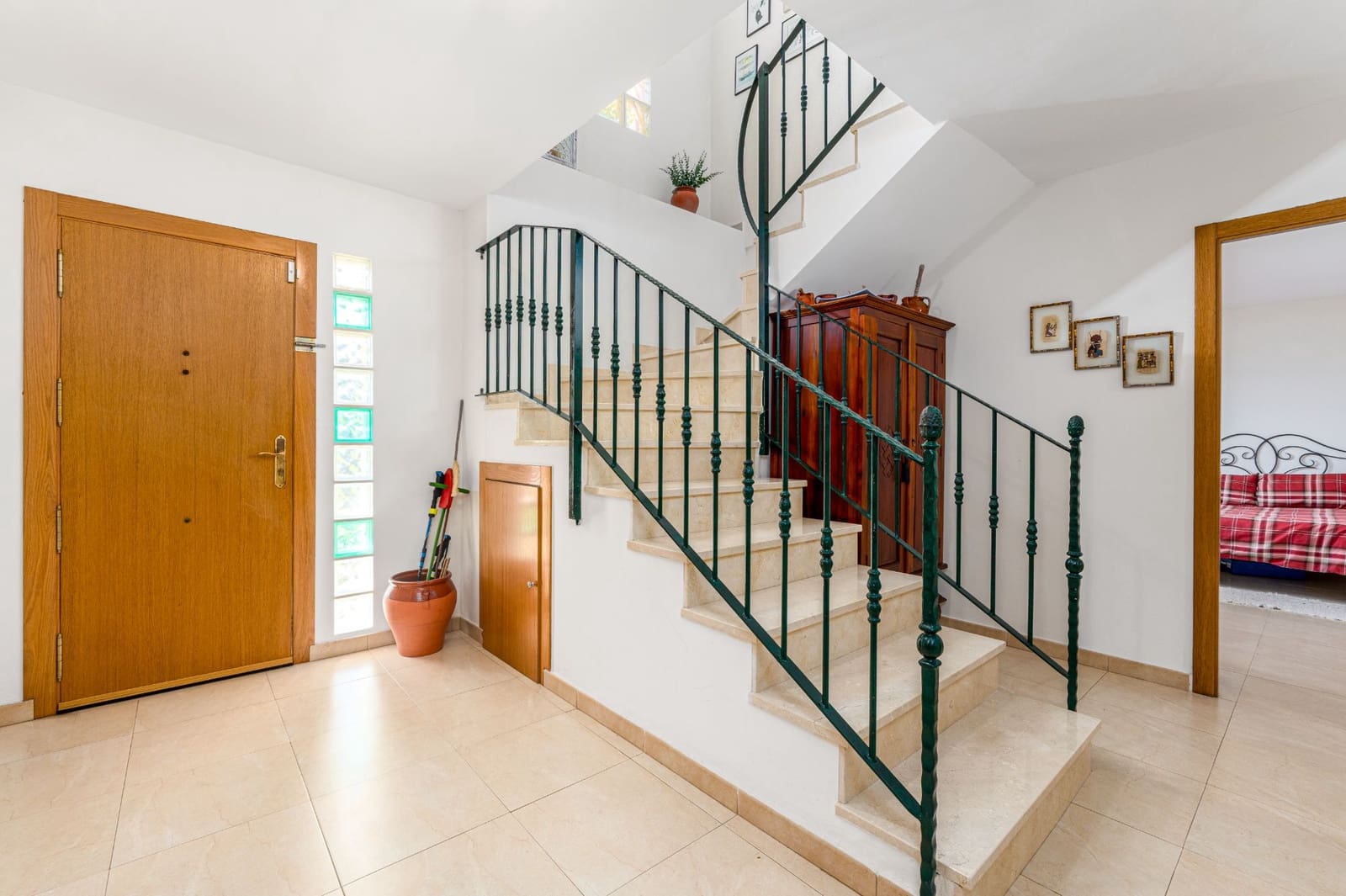 4 makuuhuone Huvila myytävänä paikassa La Nucia mukana uima-altaan 
autotalli - 645 000 € (Ref: 9328488)