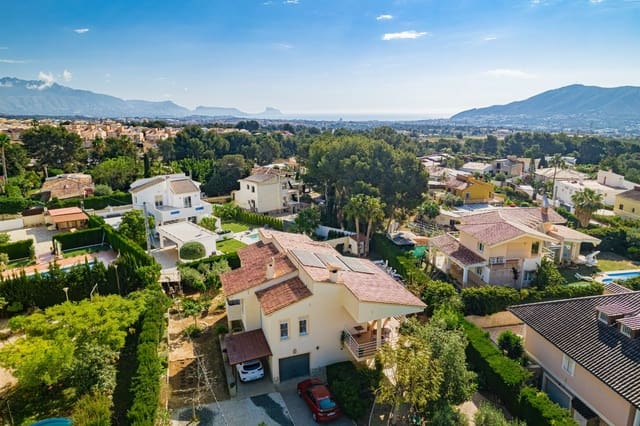 4 makuuhuone Huvila myytävänä paikassa La Nucia mukana uima-altaan 
autotalli - 645 000 € (Ref: 9328488)