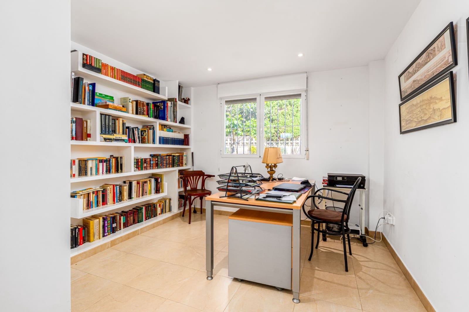 4 makuuhuone Huvila myytävänä paikassa La Nucia mukana uima-altaan 
autotalli - 645 000 € (Ref: 9328488)