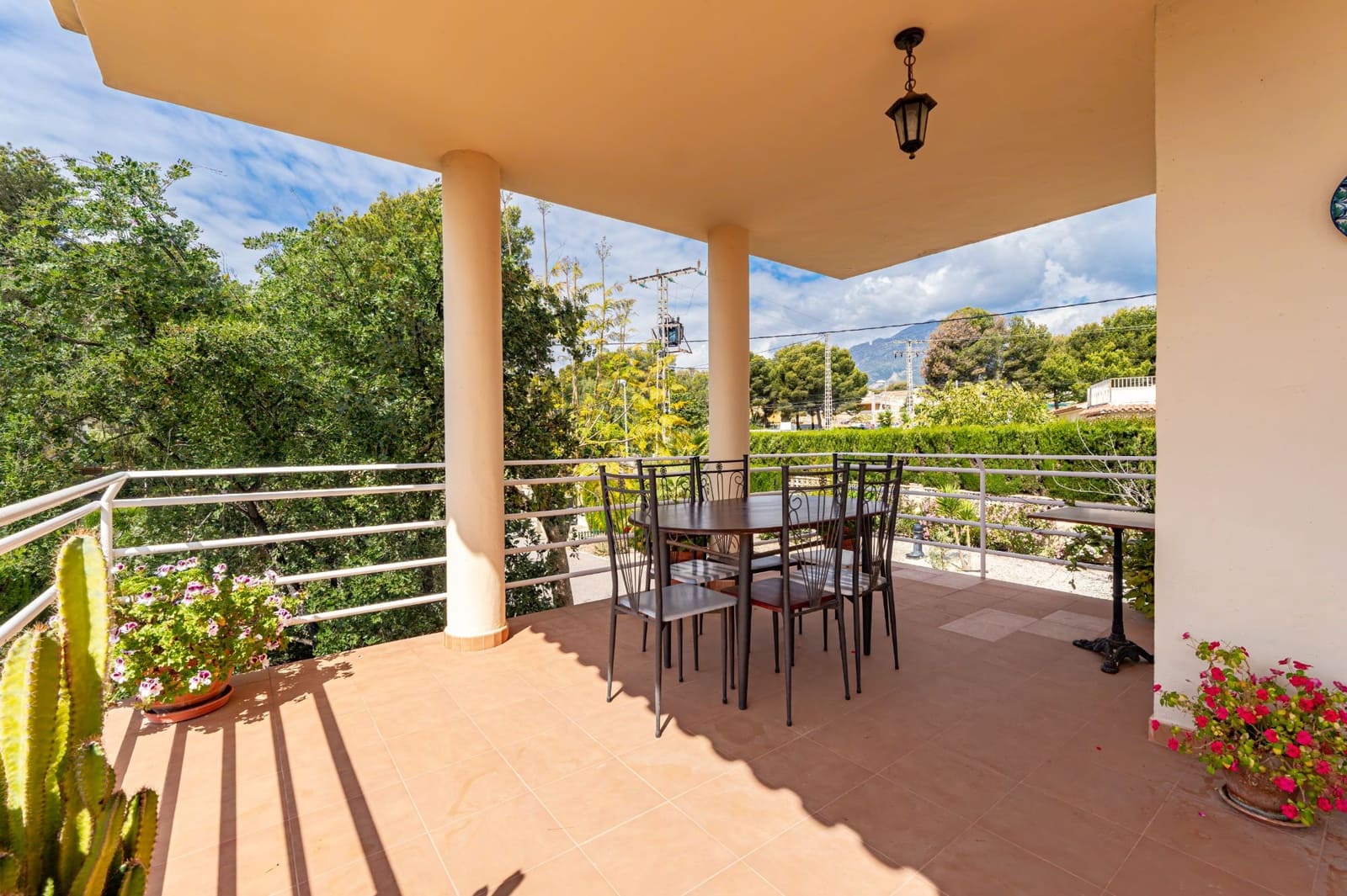 4 makuuhuone Huvila myytävänä paikassa La Nucia mukana uima-altaan 
autotalli - 645 000 € (Ref: 9328488)