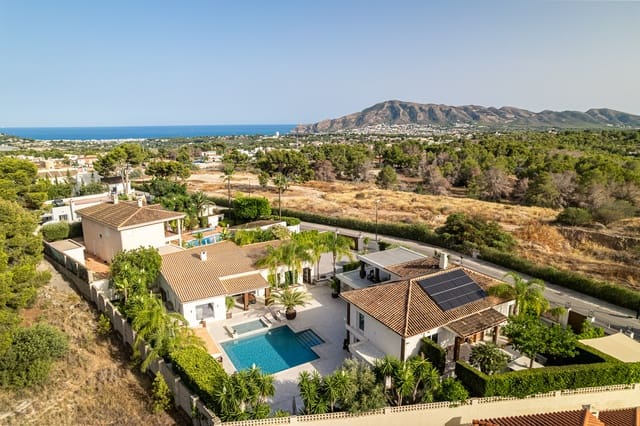 6 Zimmer Villa zu verkaufen in La Nucia mit Pool Garage - 1.800.000 € (Ref: 9328492)