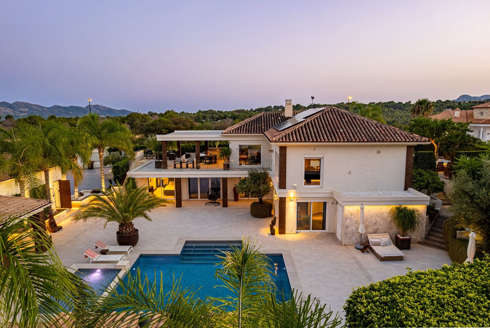 6 Zimmer Villa zu verkaufen in La Nucia mit Pool Garage - 1.800.000 € (Ref: 9328492)