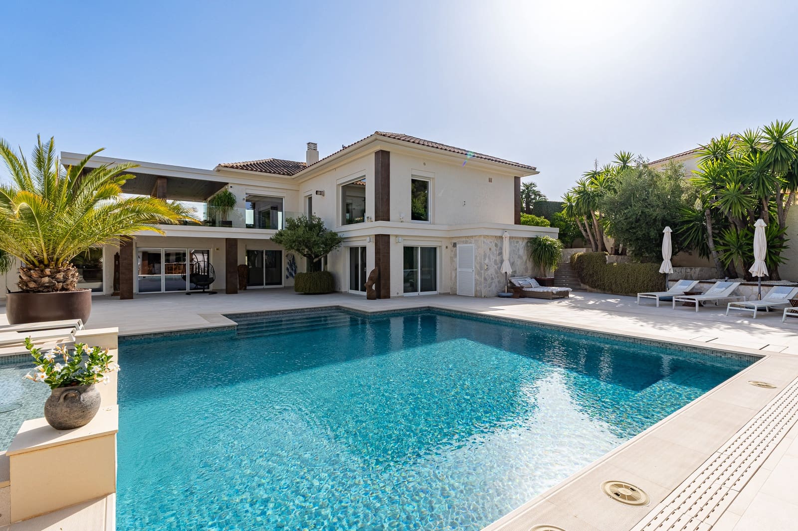 6 Zimmer Villa zu verkaufen in La Nucia mit Pool Garage - 1.800.000 € (Ref: 9328492)