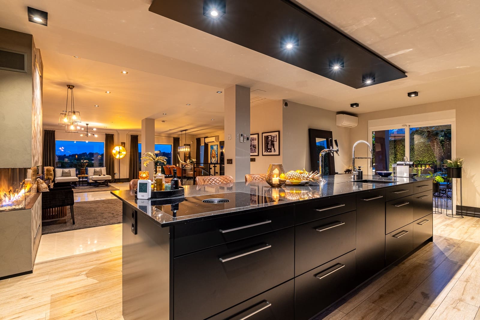 6 Zimmer Villa zu verkaufen in La Nucia mit Pool Garage - 1.800.000 € (Ref: 9328492)