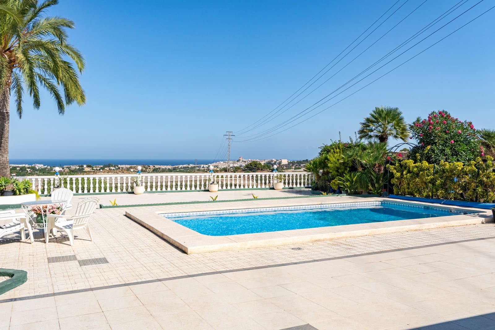 Chalet de 3 habitaciones en La Nucia en venta con piscina - 495.000 € (Ref: 9328493)