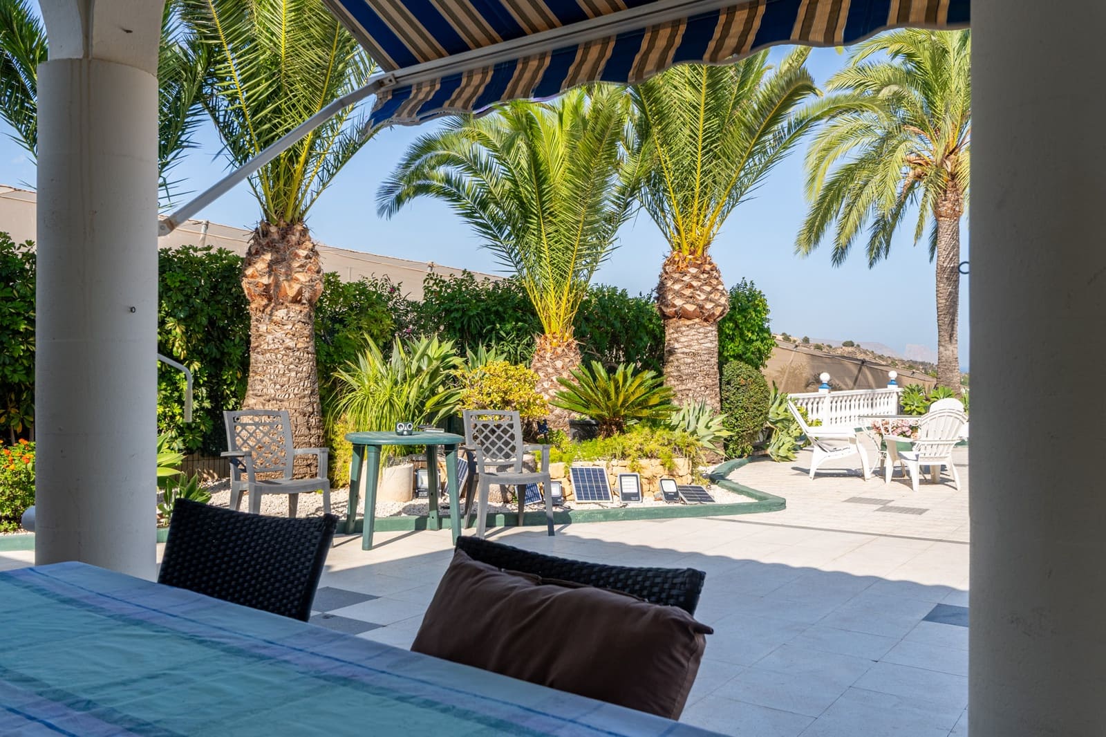 Chalet de 3 habitaciones en La Nucia en venta con piscina - 495.000 € (Ref: 9328493)