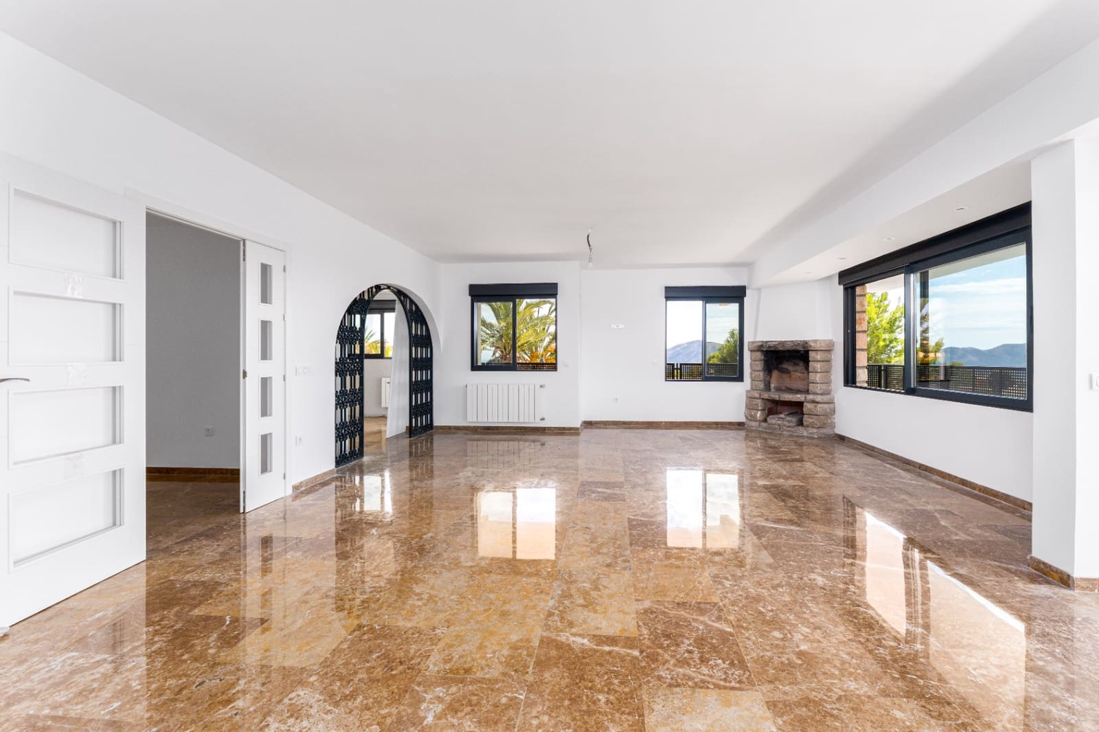 4 chambre Villa/Maison à vendre à La Nucia avec piscine garage - 950 000 € (Ref: 9328495)