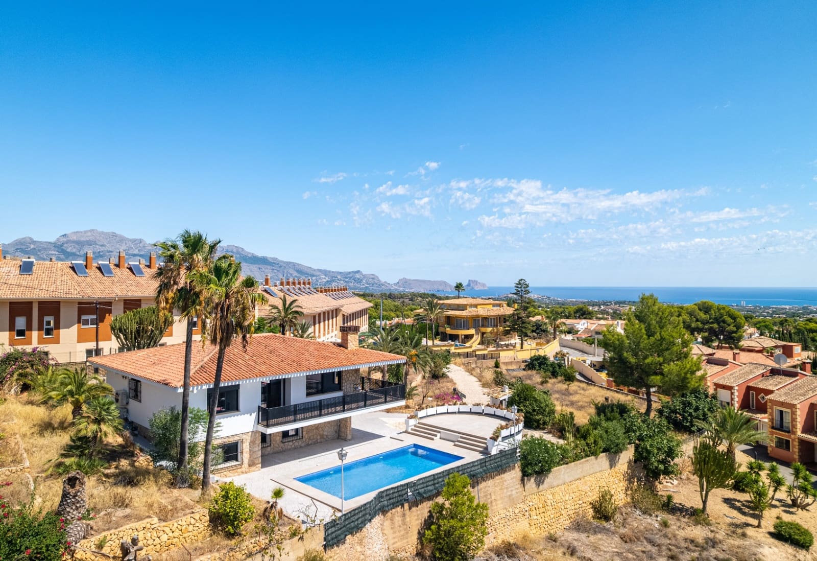 4 chambre Villa/Maison à vendre à La Nucia avec piscine garage - 950 000 € (Ref: 9328495)