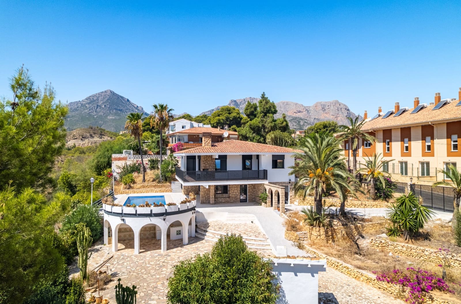 4 chambre Villa/Maison à vendre à La Nucia avec piscine garage - 950 000 € (Ref: 9328495)