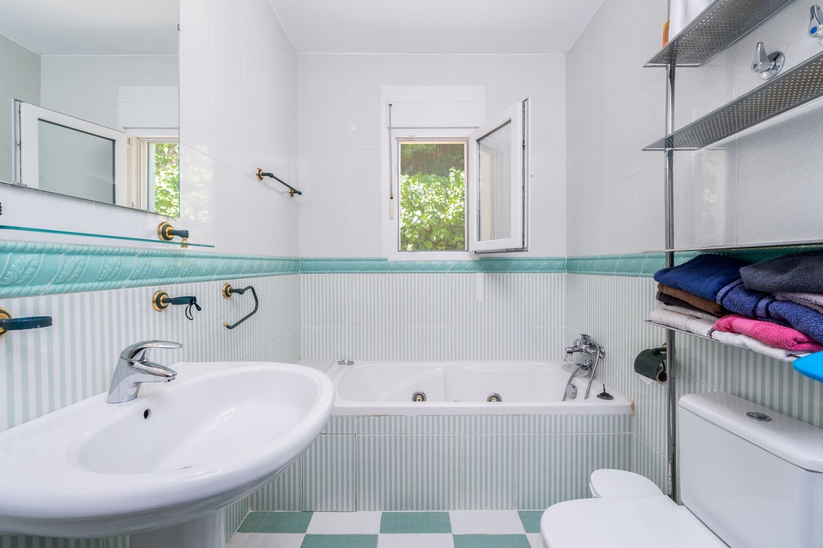 4 bedroom Villa for sale in La Nucia with pool garage - € 490,000 (Ref: 9328496)