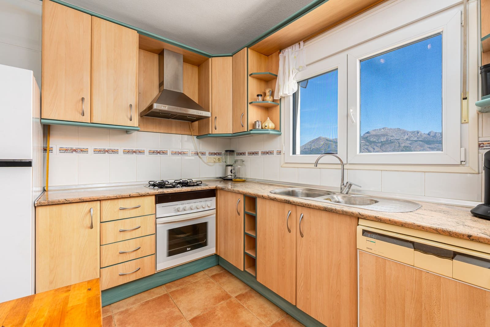 4 bedroom Villa for sale in La Nucia with pool garage - € 490,000 (Ref: 9328496)