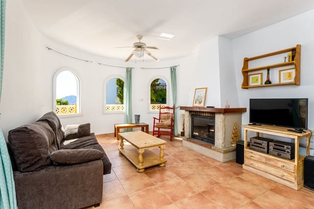 4 bedroom Villa for sale in La Nucia with pool garage - € 490,000 (Ref: 9328496)