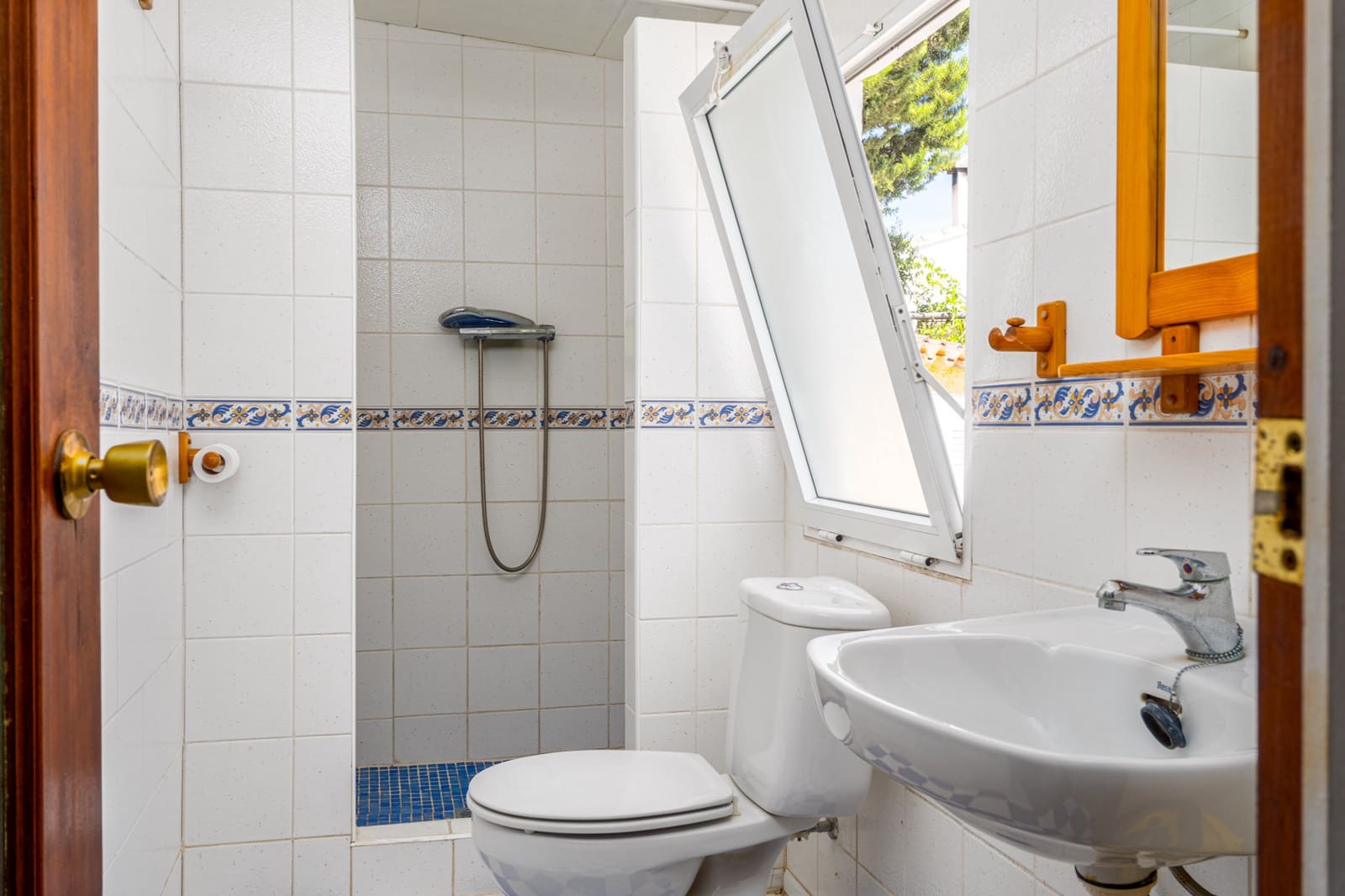 4 bedroom Villa for sale in La Nucia with pool garage - € 490,000 (Ref: 9328496)