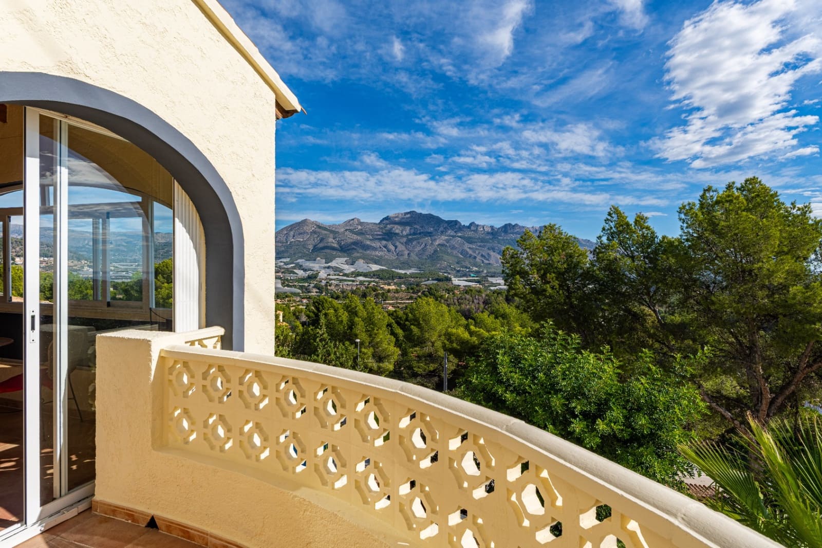 4 bedroom Villa for sale in La Nucia with pool garage - € 490,000 (Ref: 9328496)