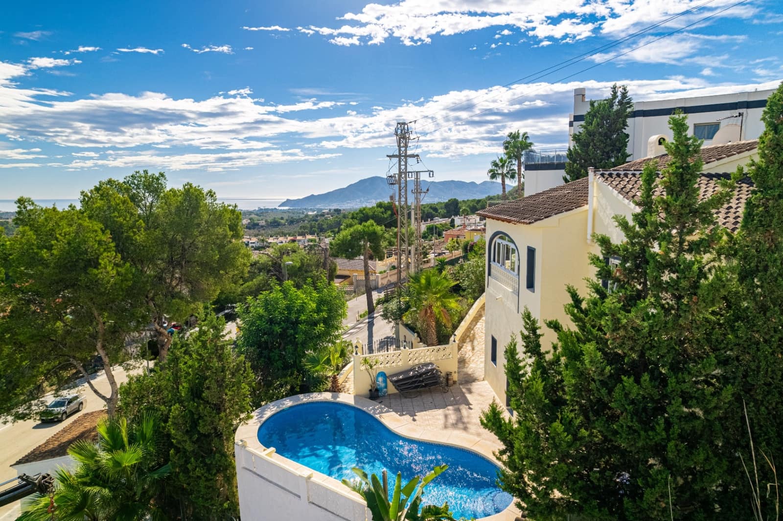 4 bedroom Villa for sale in La Nucia with pool garage - € 490,000 (Ref: 9328496)