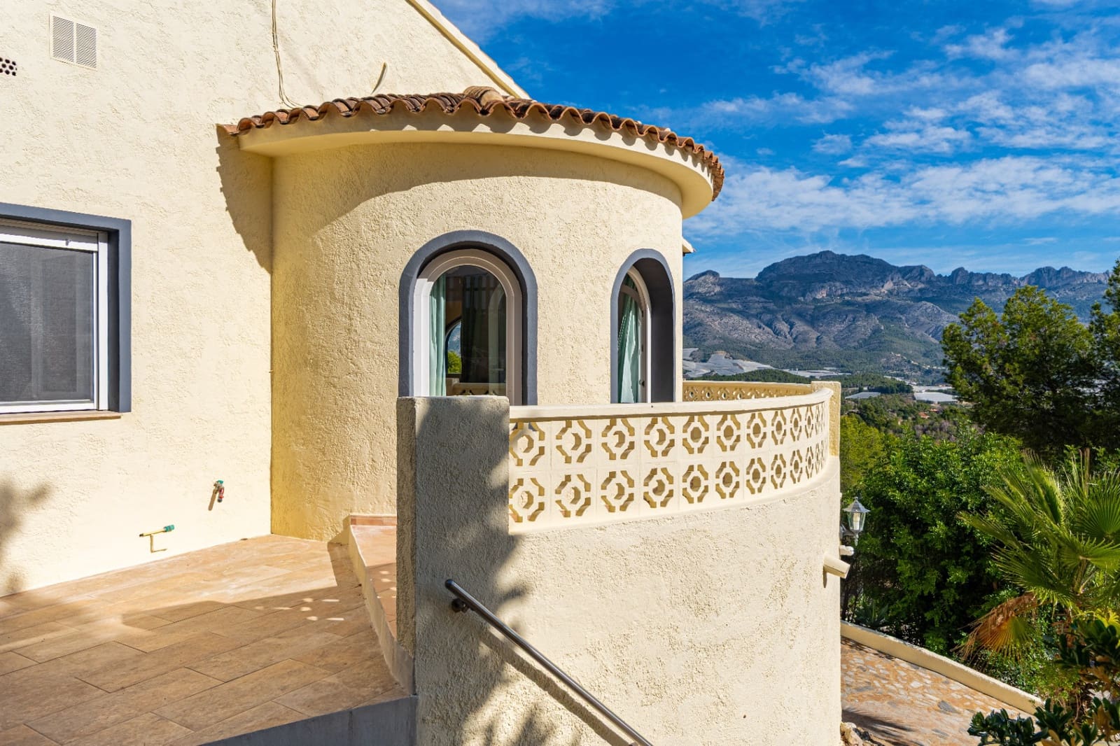 4 bedroom Villa for sale in La Nucia with pool garage - € 490,000 (Ref: 9328496)