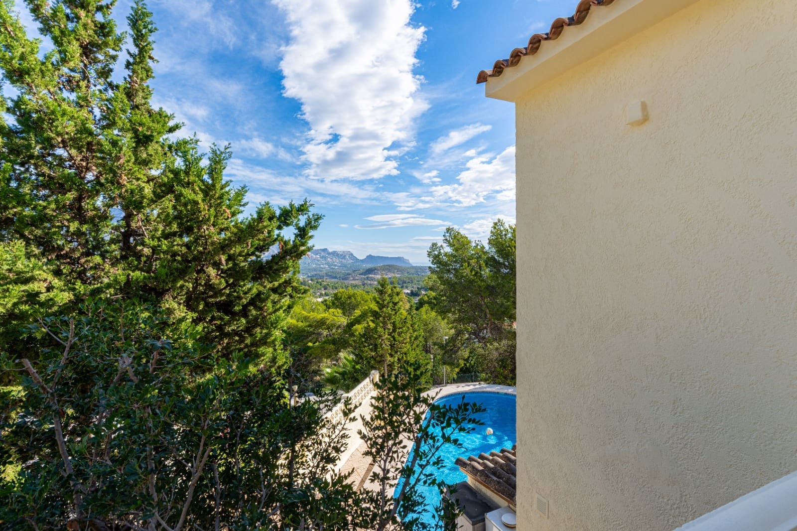 4 bedroom Villa for sale in La Nucia with pool garage - € 490,000 (Ref: 9328496)