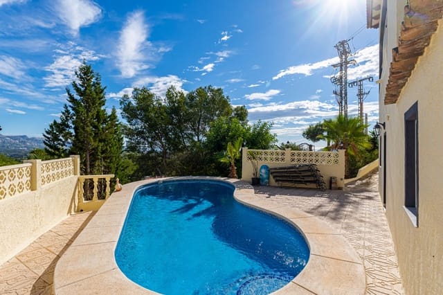 4 bedroom Villa for sale in La Nucia with pool garage - € 490,000 (Ref: 9328496)