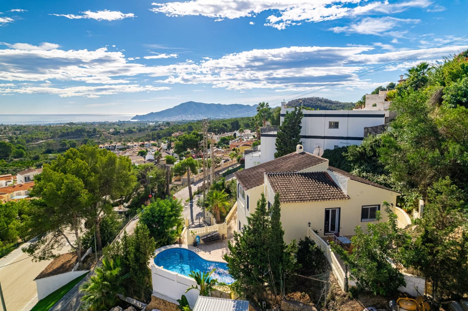 4 bedroom Villa for sale in La Nucia with pool garage - € 490,000 (Ref: 9328496)