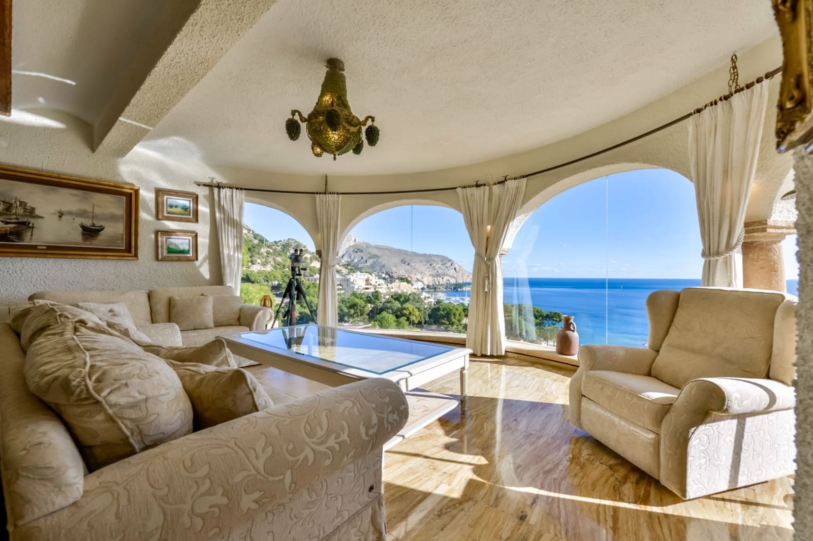 6 bedroom Villa for sale in Altea with pool garage - € 2,930,000 (Ref: 9328506)
