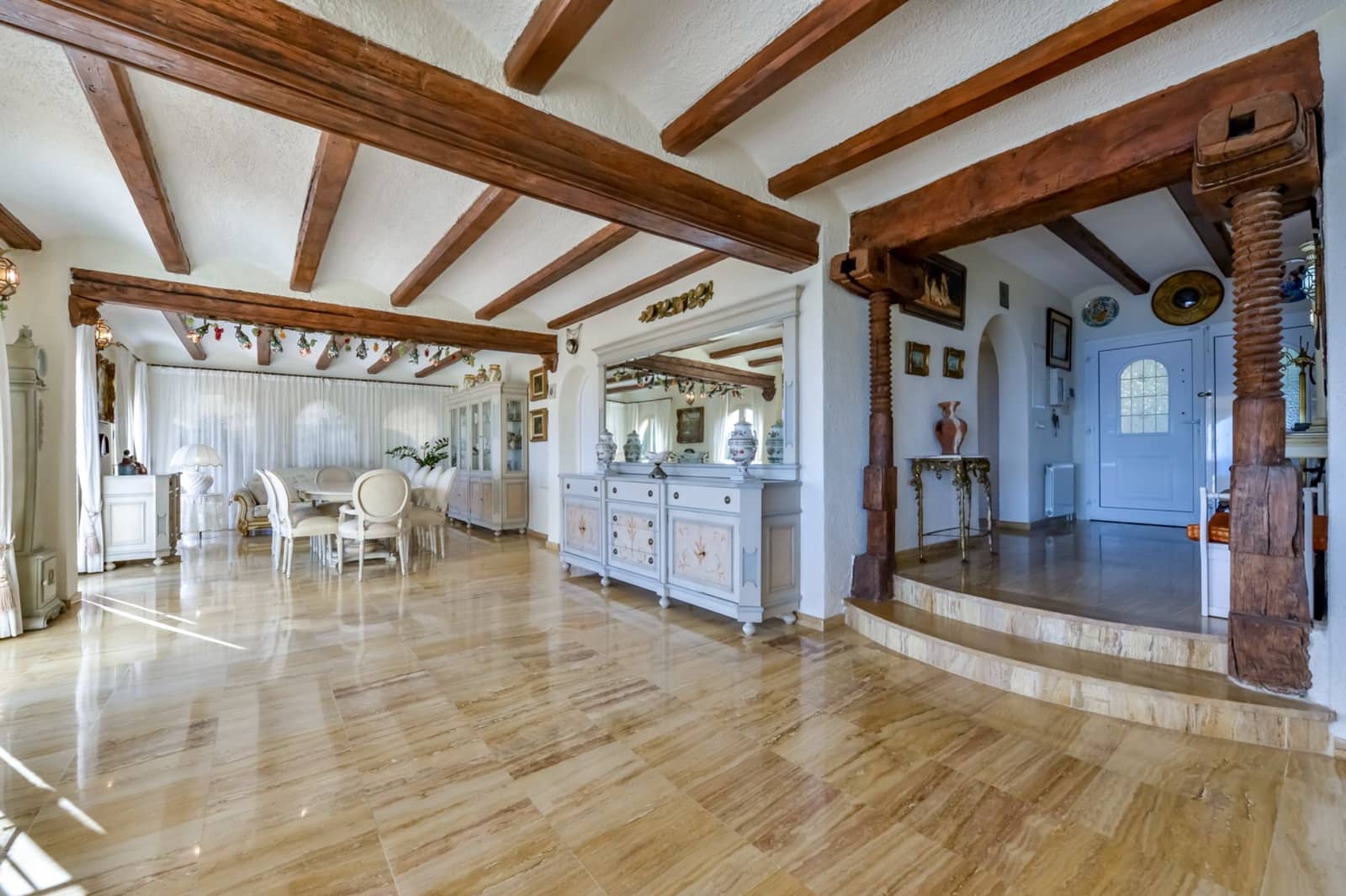 6 bedroom Villa for sale in Altea with pool garage - € 2,930,000 (Ref: 9328506)