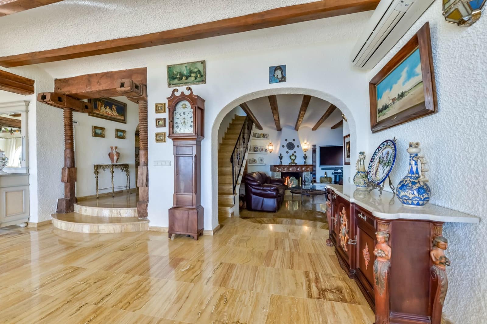 6 bedroom Villa for sale in Altea with pool garage - € 2,930,000 (Ref: 9328506)