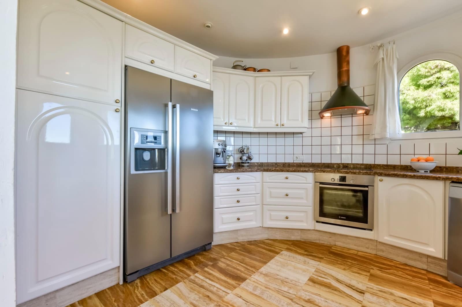 6 bedroom Villa for sale in Altea with pool garage - € 2,930,000 (Ref: 9328506)