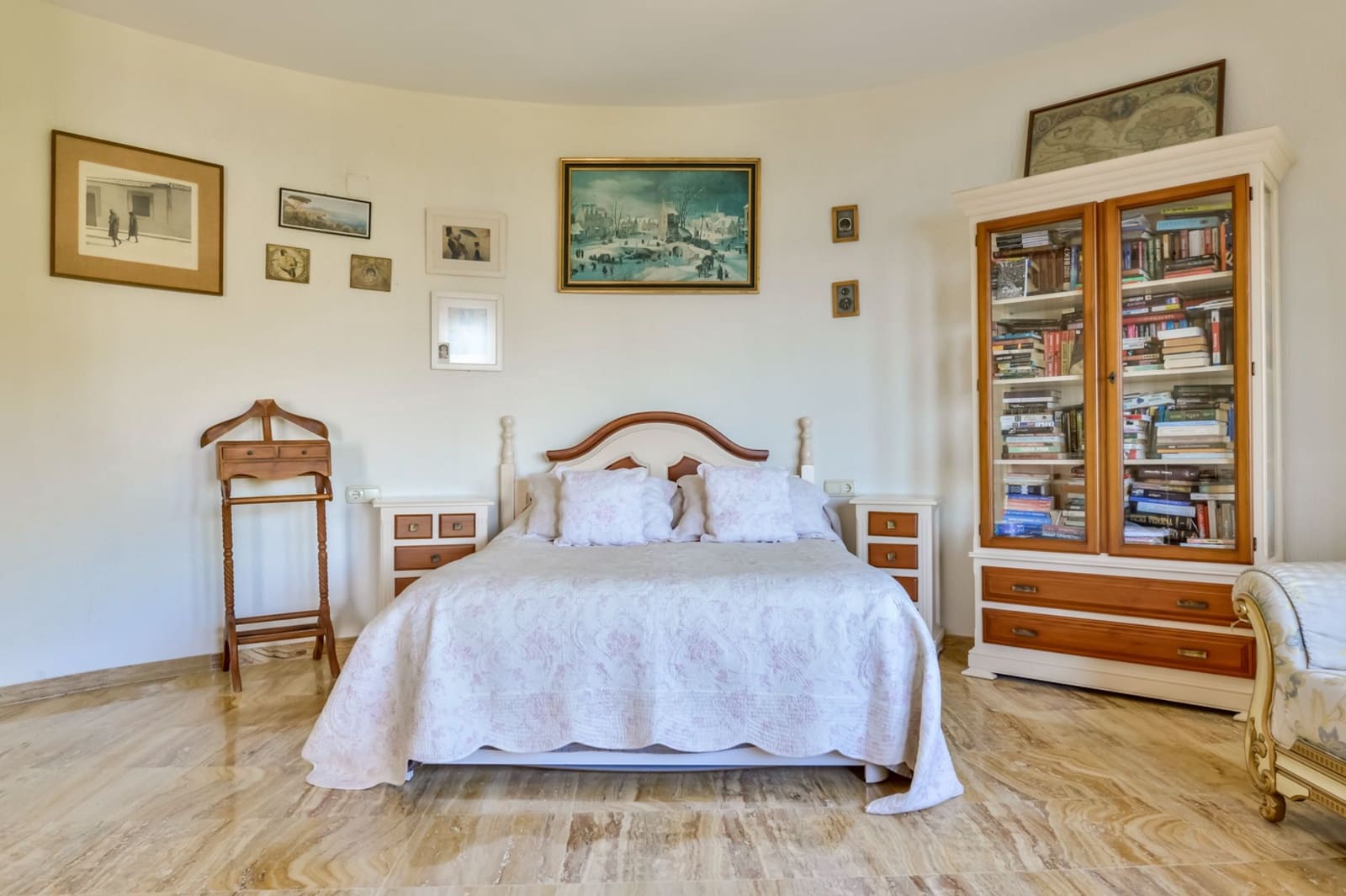 6 bedroom Villa for sale in Altea with pool garage - € 2,930,000 (Ref: 9328506)