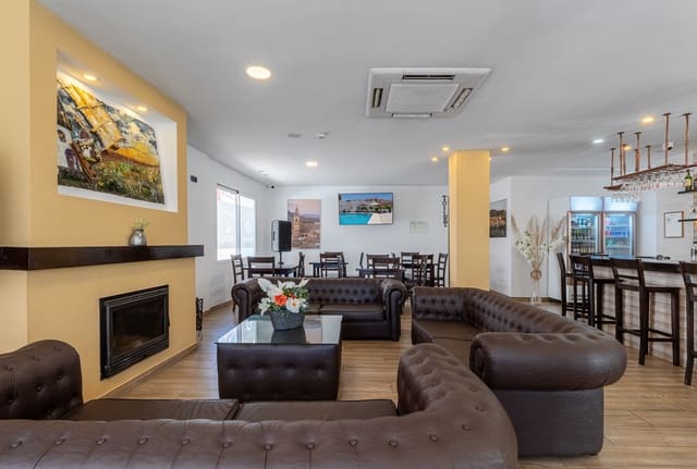 13 bedroom Hotel for sale in Alfaz del Pi / L'Alfàs del Pi with pool - € 1,850,000 (Ref: 9328520)