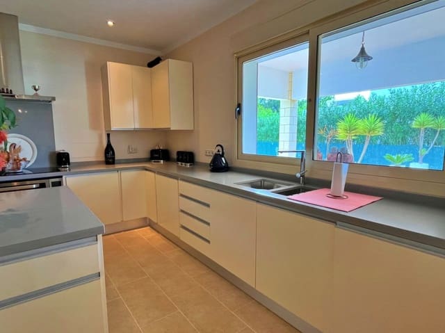 Chalet de 4 habitaciones en Calpe / Calp en venta con piscina garaje - 899.500 € (Ref: 9335380)