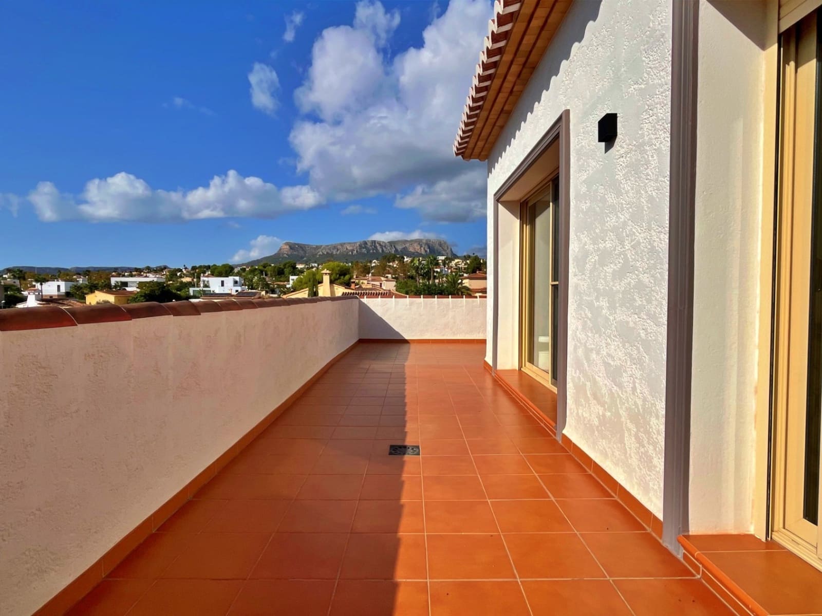 Chalet de 4 habitaciones en Calpe / Calp en venta con piscina garaje - 899.500 € (Ref: 9335380)