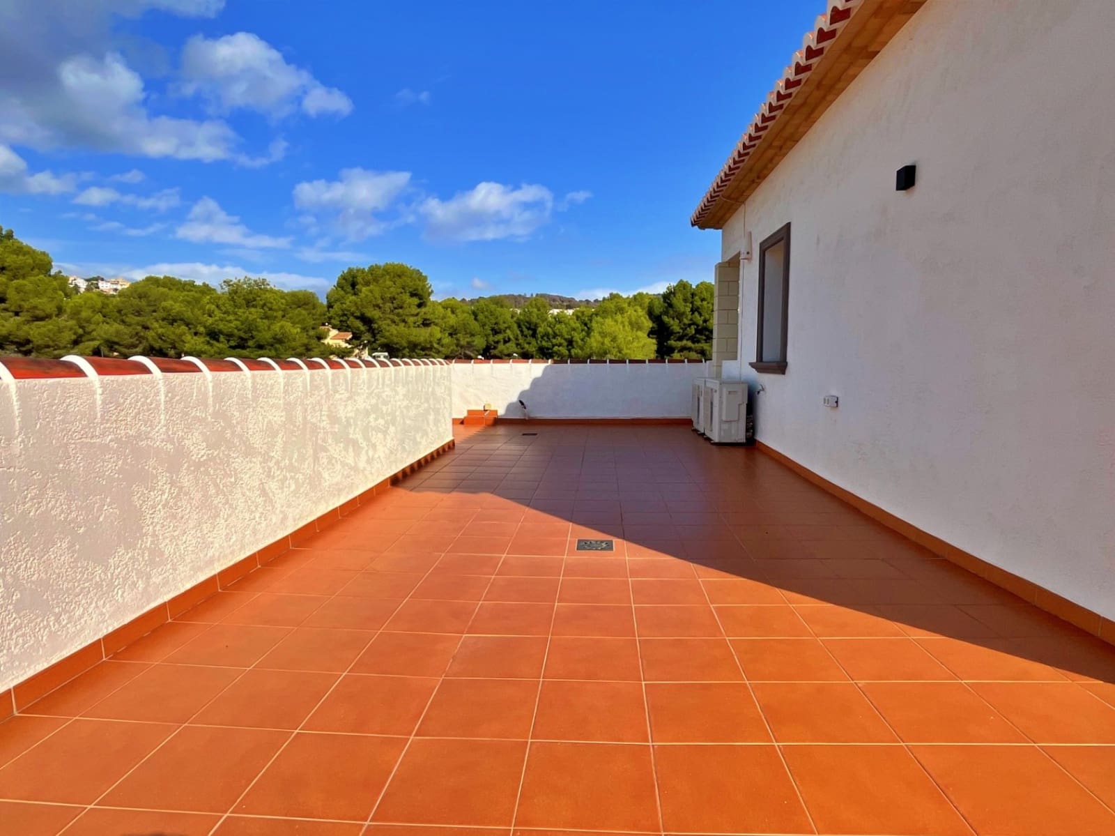 Chalet de 4 habitaciones en Calpe / Calp en venta con piscina garaje - 899.500 € (Ref: 9335380)