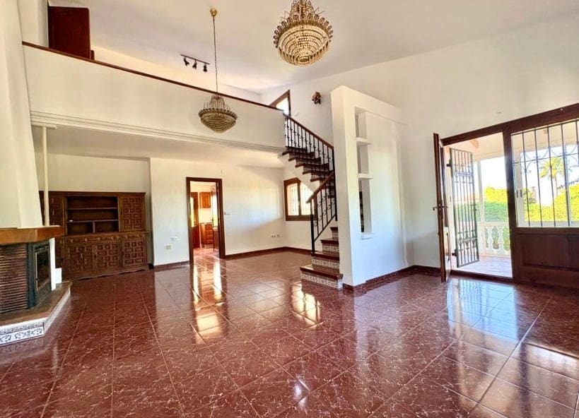 4 bedroom Villa for sale in Denia with pool garage - € 490,000 (Ref: 9340172)