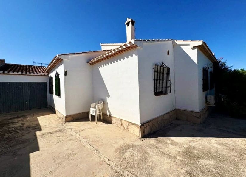 4 bedroom Villa for sale in Denia with pool garage - € 490,000 (Ref: 9340172)