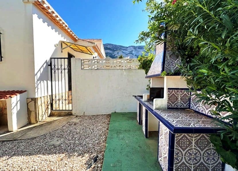4 bedroom Villa for sale in Denia with pool garage - € 490,000 (Ref: 9340172)