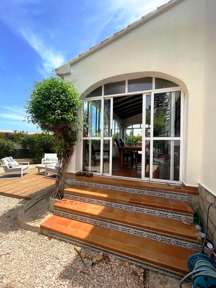 4 bedroom Villa for sale in Denia with pool garage - € 490,000 (Ref: 9340172)