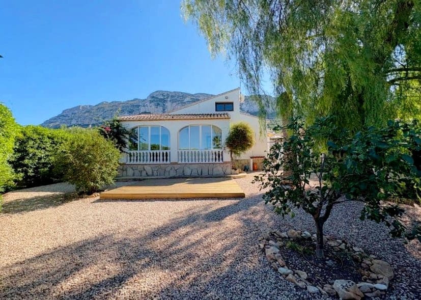 4 bedroom Villa for sale in Denia with pool garage - € 490,000 (Ref: 9340172)