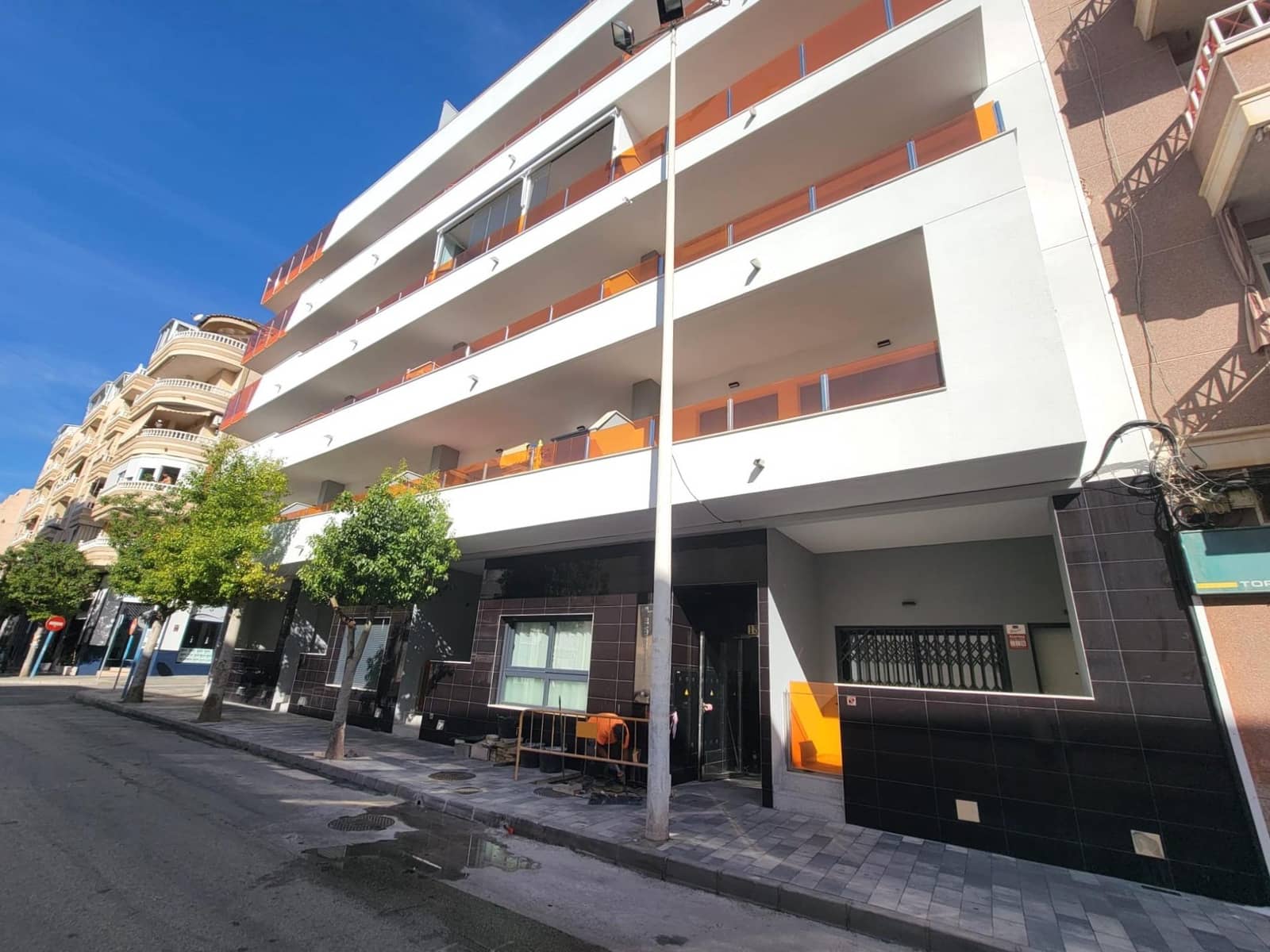 3 bedroom Apartment for sale in Torrevieja with pool - € 375,000 (Ref: 9343925)