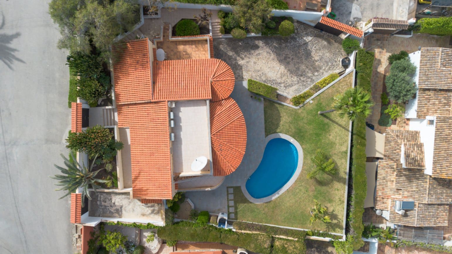 4 bedroom Villa for sale in Moraira with pool garage - € 1,750,000 (Ref: 9347805)
